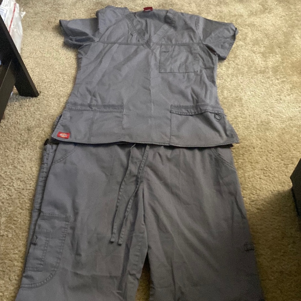 Dickies scrub set